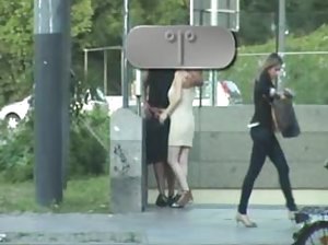Spaß haben an der Tür und Kostenlose pornofilme zum ansehen Sie springen auf seinen penis