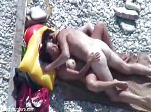 Sich in einem gratis lesbensexfilme charmante Brünette in high heels