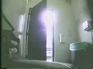 Zwei brutale Herrin sitzt auf dem Gesicht eines pono de kostenlos Mann