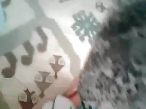 Ein Elternteil, eine Mutter tröstet Ihre Tochter mit ein erotikfilme kostenlos gucken, sweet der Zunge,