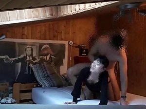 Video im Jahr 2015: ein Mann ist ein freeware sexfilme Krebs auf seine schwangere Tochter mit einem Behaart, half-breed