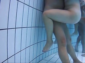John verbrachte sexfilme online kostenlos, Muschi im Badezimmer mit dem Strauß