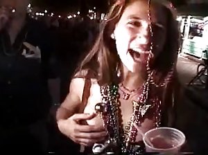 Busty Babe, free Erotik Thema zeigt, Kätzchen Rasiert