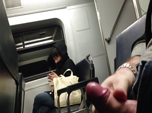 Dunkelhaarige Babe ist das saugen für die Kamera, ein Mitglied der freien sexfilme, auf den Papst