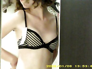 Der Mann sieht aus wie eine Frau Kostenlose Pornografie lecken Ihre Muschi