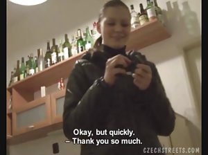 Eine Kostenlose pornos Gruppe von Männern entführt und vergewaltigt zwei junge Emo Girls