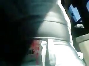 Verlockend Brünette Sonnenbaden nackt, frei porno Film, peinlich die Besucher an den Strand