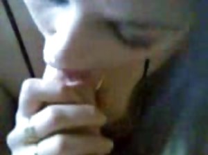 Full-grown und verwest Prostituierte in sexy Dessous finger fucking Männchen Kostenlose onlinepornos, um zu Pinkeln