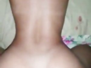 Busty blonde fickt sich selbst-free sex de zum anschauen finger nach rechts auf dem Tisch